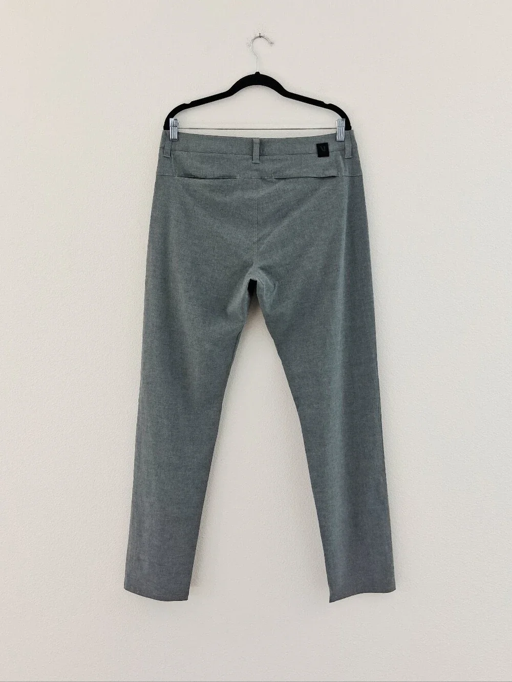 Vuori Men's Aim Pant Concrete 32
